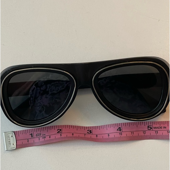 Black & Silver Aviator Style Sunglasses - Picture 9 of 11